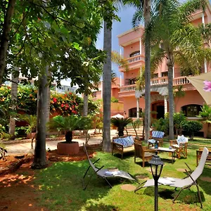 Lhostel A Pensión